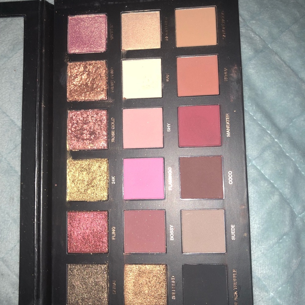 Huda Beauty discontinued palette